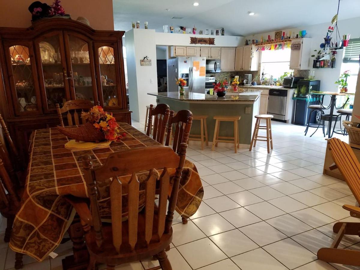 Cozy And Conveniently Located Pool Home With Free Wifi Tampa Exterior photo