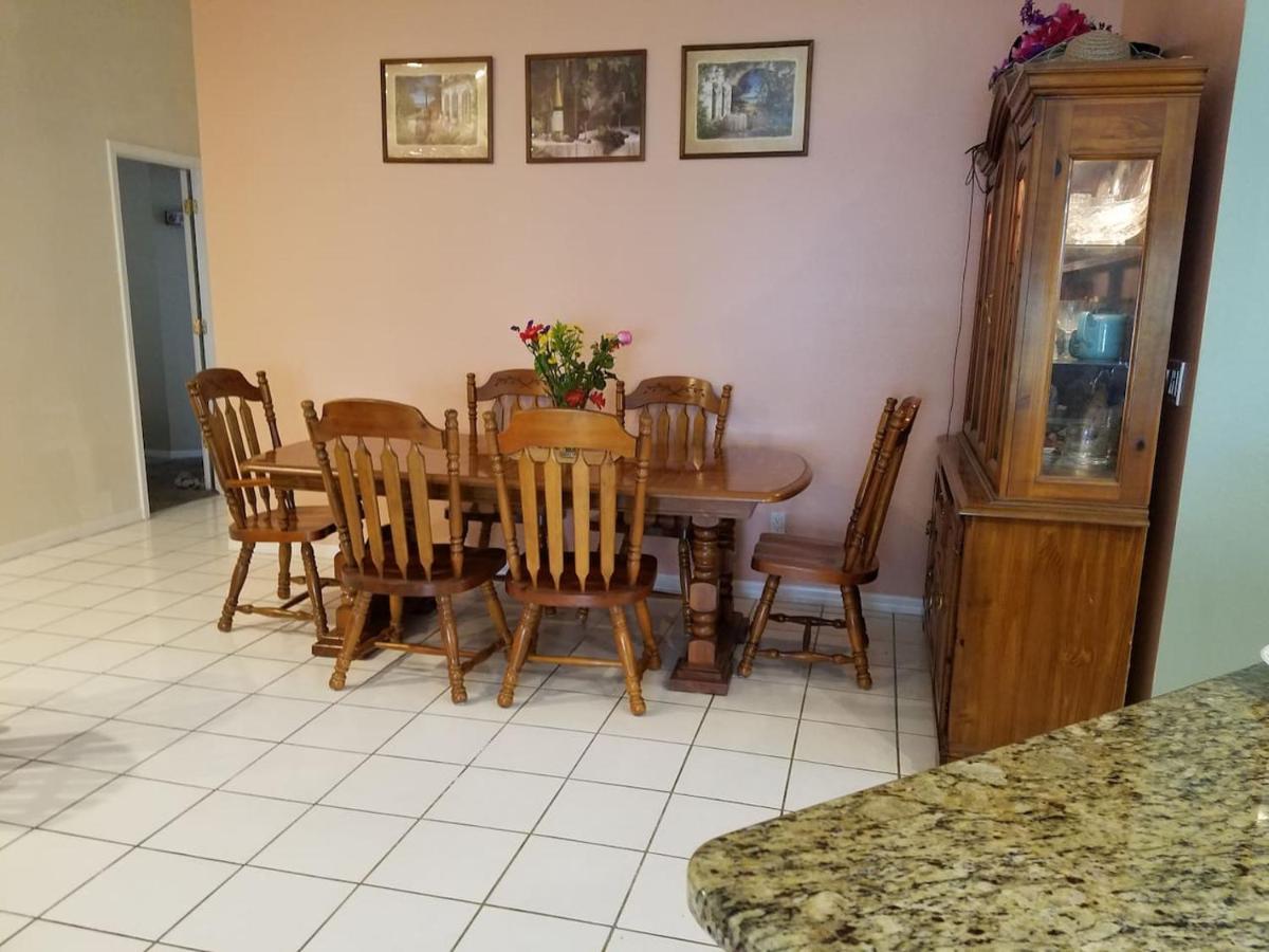Cozy And Conveniently Located Pool Home With Free Wifi Tampa Exterior photo